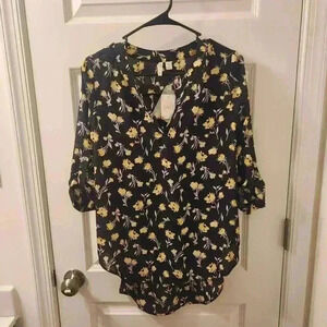 Womens NWT  Cato Black Yellow Floral Blouse Long Rolled Sleeve Size Small #P265